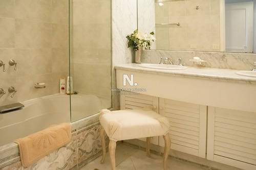 Hermoso Departamento En Venta Con Vista Al Mar, Primera Fila- Ref: 3712