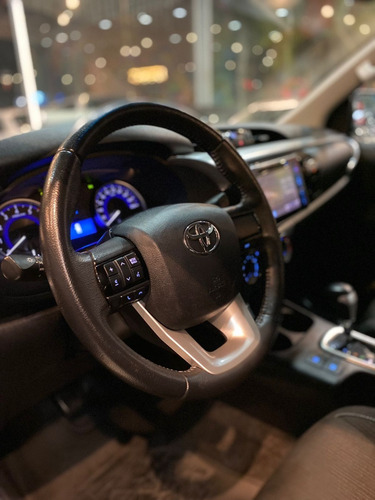 Imagem 9 de 13 de Toyota Hilux Sr 4x 2cd Flex 2017