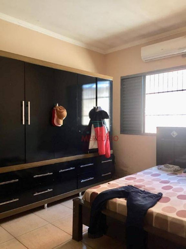 Imagem 3 de 8 de Casa 3 Dormitórios,1 Suíte E Churrasqueira, Espaço Amplo! - Ca3482