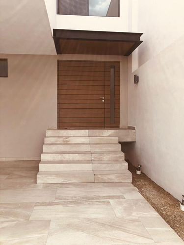 Imagen 2 de 10 de Casa En Venta En Fraccionamiento Amorada - Zona Carretera Nacional. Monterrey, N. L. (orld)