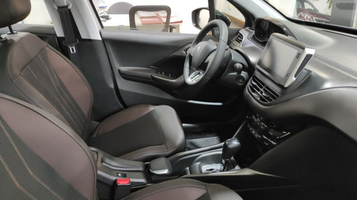 Imagen 7 de 15 de Peugeot 2008 1.6 Feline Tip