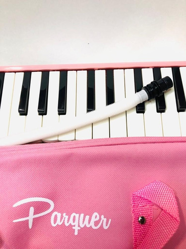 Imagen 2 de 9 de Flauta Melodica 32 Notas Rosa Incluye Funda Y Manguera