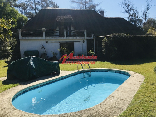 Casa En Venta Y Alquiler, Pinares, Punta Del Este- Ref: 6043