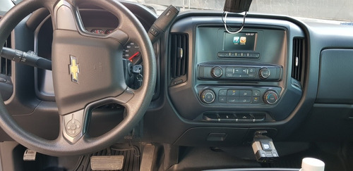 Imagen 2 de 7 de Chevrolet Silverado 2017 5.4 2500 Doble Cabina Ls 4x2 At