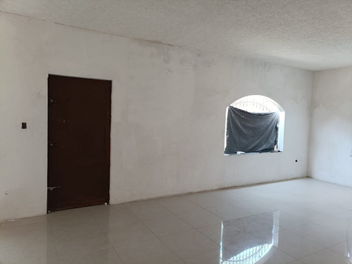 Sevende Casa $1,450,00 Tal Y Como Se Muestra En Las Fotos. En Calle Costa Azul Lotes 8 Y 9. Manzana A Entre Playa Xcaret Y Av. Xana. Col. Ampliación Las Bajadas. Veracruz. Ver.