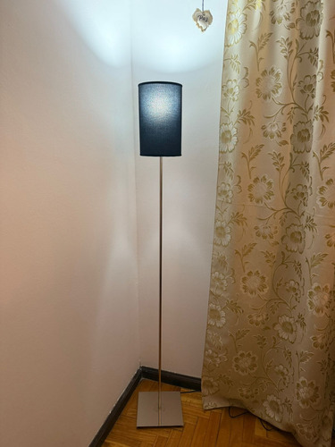 Lámpara De Pie Living Esquinero Moderna Con Pantalla Negro Niquel
