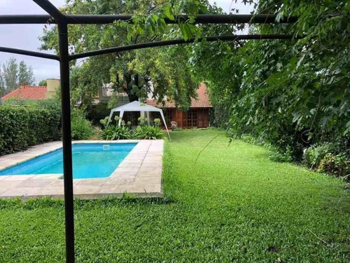 Imagen 9 de 9 de Hermosa Casa En Venta De 5 Ambientes Y Piscina - Excelente Ubicación - Adrogué
