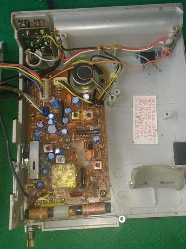 Micro Tv P&b E Rádio (am Fm Sw) Broksonic Cirt2097t (sucata)