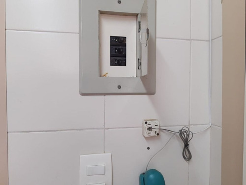 Imagem 16 de 30 de Apartamento Todo Reformado Com: Dois Quartos, Sala Um Banheiro Social E Dependência. - Ap5595