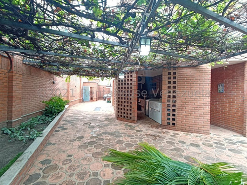 Martha Peña Silva Rentahouse Vende Exclusiva Casa En San Jacinto Maracay Mps 24-8218
