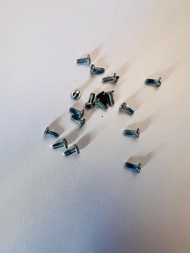 Tornillos Para Oppo A15 (Usado)