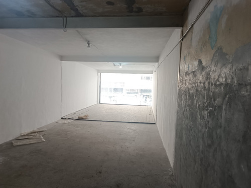 Vendo Amplio Local A Pie De Calle Av. Baralt, Cerca Puente Llaguno 598m2