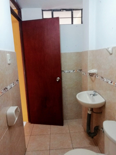 Imagen 8 de 12 de Departamento Independiente, En 2do Piso, Frente A Lindo Parque