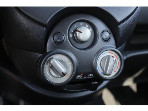 Imagem 13 de 13 de Nissan March Sv 1.6 Flex