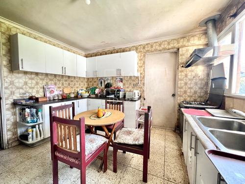Clásica, Amplios Jardines 5d 3b+servicios