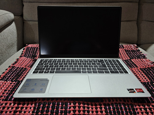 Laptop Dell Inspiron 15 3000 (Usado)