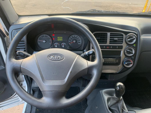 Imagem 11 de 15 de Kia Bongo Carroceria 11/11 Com Ar-condicionado