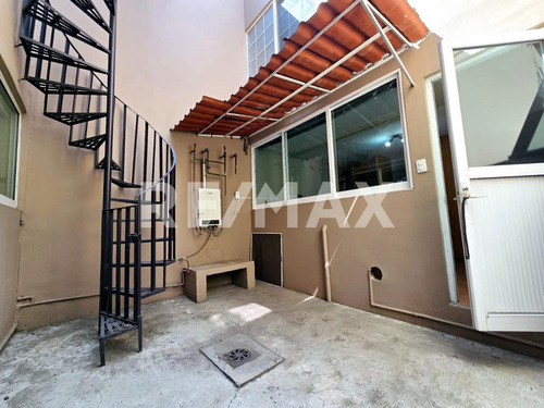 Exclusiva Casa En Venta En Lomas Del Sol: Comodidad Y Ubicación Inmejorable