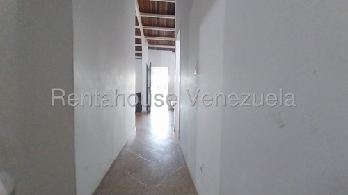 Bella Casa En Venta Ubicada En Estrategica Zona De Cabudare, Urb Los Rastrojos Gabriela C