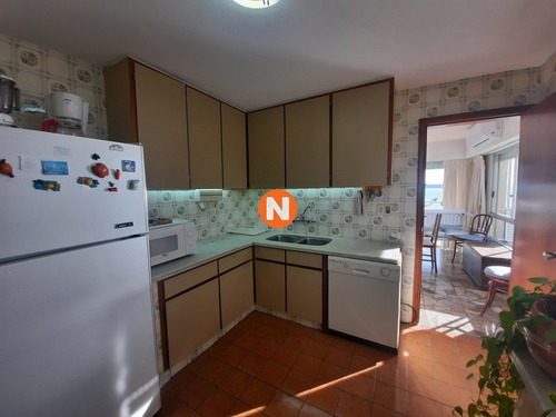 Apartamento En Venta Y Alquiler, Mansa, Punta Del Este, 3 Dormitorios.- Ref: 1800