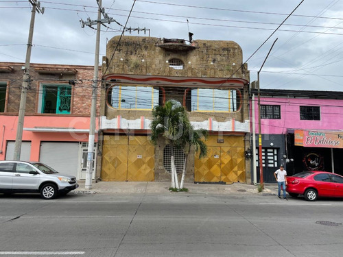 Edificio En Venta, Col. San Andres, 3 Niveles ,estacionamiento Subterráneo.