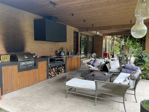 Casa En Arriendo De 4d/5b En Condominio. En Colina