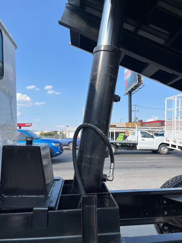 International 9200 Volteo De 14 Mts Blanco