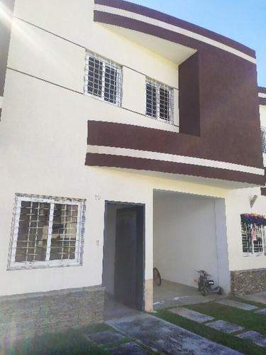 Venta Dos Townhouses Conj. Villa Manan Manantial Naguanagua