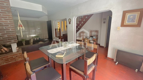 Venta Chalet 4 Ambientes En Haedo.