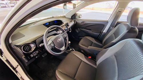 Toyota Etios Hacth X Plus 1.5 Automático Apenas 7.000 Km