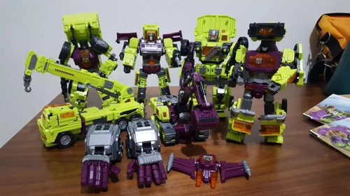 Imagen 2 de 5 de Transformers Devastator 45cm