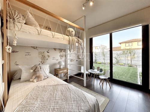 Casa En Venta De 3 Dorm. En Colina