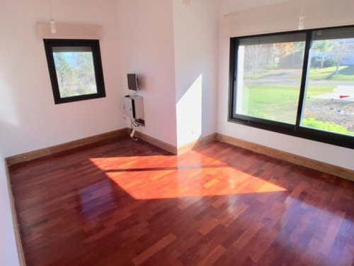 Casa A La Venta Con Renta En Lomas De La Tahona