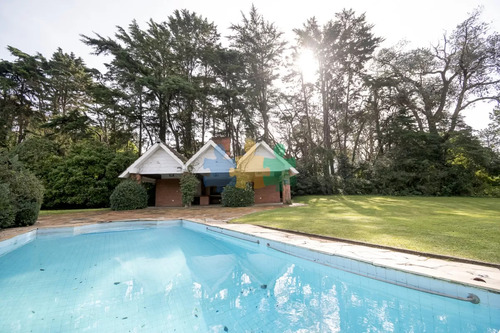Excelente Casa De Cinco Dormitorios En Venta - Golf Punta Del Este - Ref : Eqp3470