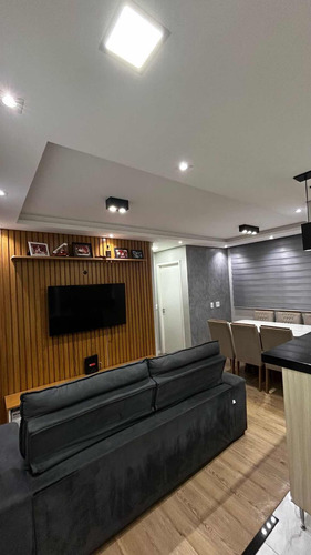 Apartamento 2 Dormitórios Com Móveis Planejados