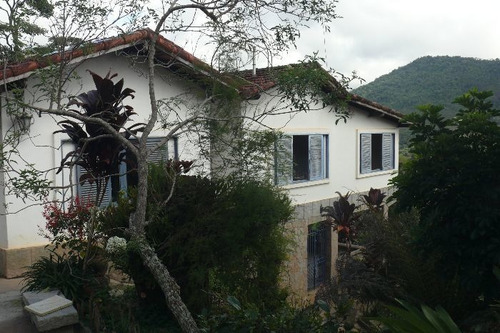 Casa À Venda Na Rua Teresa Cristina, Jardim Salaco, Teresópolis - Rj - Liv-11867