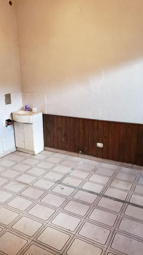 Depto T/casa 2 Amb C/patio Al Fte (hoy Como Local Comercial)