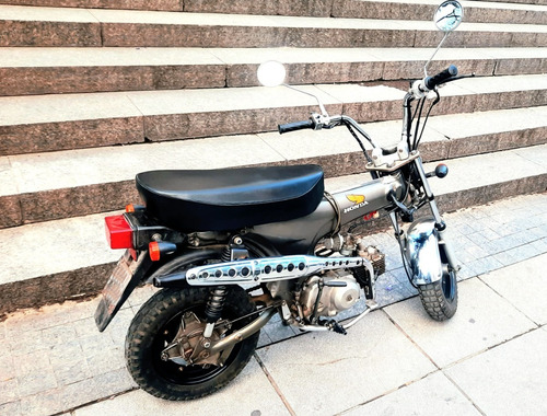 Imagen 2 de 8 de Honda Dax Japón St70 / Con Todos Los Papeles.