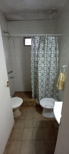 Imagen 5 de 11 de Blas Parera 2900 - Casa Con 2 Dormitorios Y Parque - Quilmes Oeste