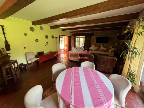 Hermosa Casa En Golf, Punta Del Este
