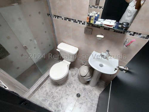 Juan Carlos González. Renta House Carabobo Vende Hermoso Townhouse Res. Villa Florencia I Urb. Tazajal Naguanagua Mls #24-25935 Rah/jcg.