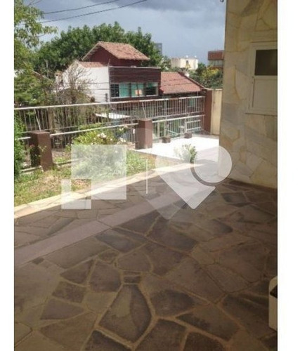 Casa Em Petrópolis De 3 Dormitórios - 28-im411971