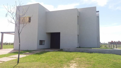 Imagen 12 de 21 de Casa Con Vista Al Lago A Estrenar En Venta. Puertos | Ceibos.