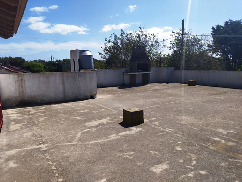 Vende Casa 3 Ambientes + 2 Locales Av Acapulco Santa Clara