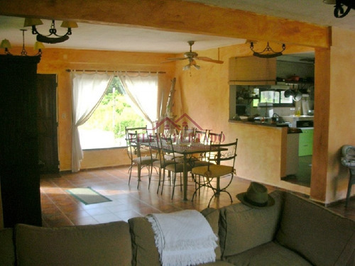 Casa En Venta Y Alquiler,espectacular Esquinera Con Piscina En Montoya - La Barra - Punta Del Este- Ref: 78