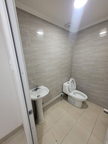 Local Comercial En Arriendo, Piso 2, En Av. Francisco Bilbao