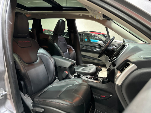 Jeep Cherokee 3.3l Trailhawk At