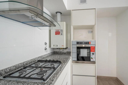 Departamento En Villa Urquiza, Ubicado En Una Amplia Zona Comercial Y Gastronómica.