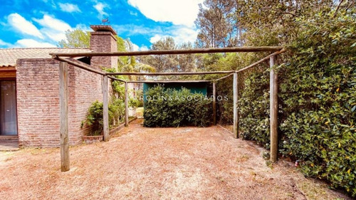 Casa En Venta De 3 Dormitorios En Tio Tom Punta Ballena- Ref: 4351