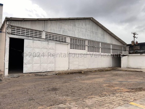 Oportunidad De Inversión!! Galpón En Venta Av. Intercomunal Turmero, Sector La Providencia, 25-16152 Mv